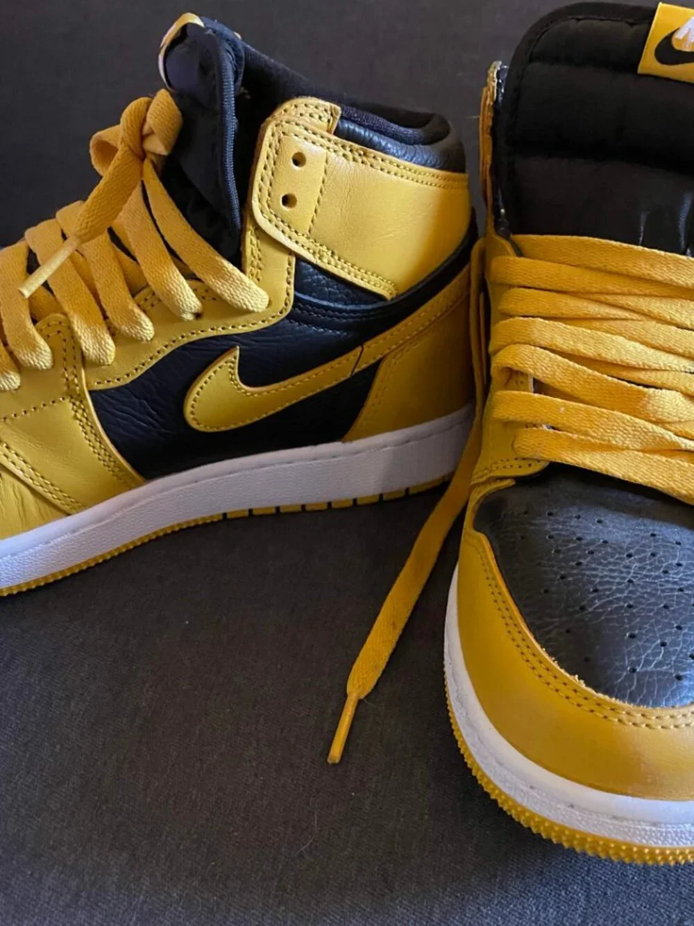 Nike Air Jordan 1 High OG “Pollen” Black/Yellow~Like New/with box size 5 men